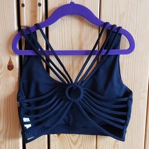 Popular Basics Strappy Sports Bra